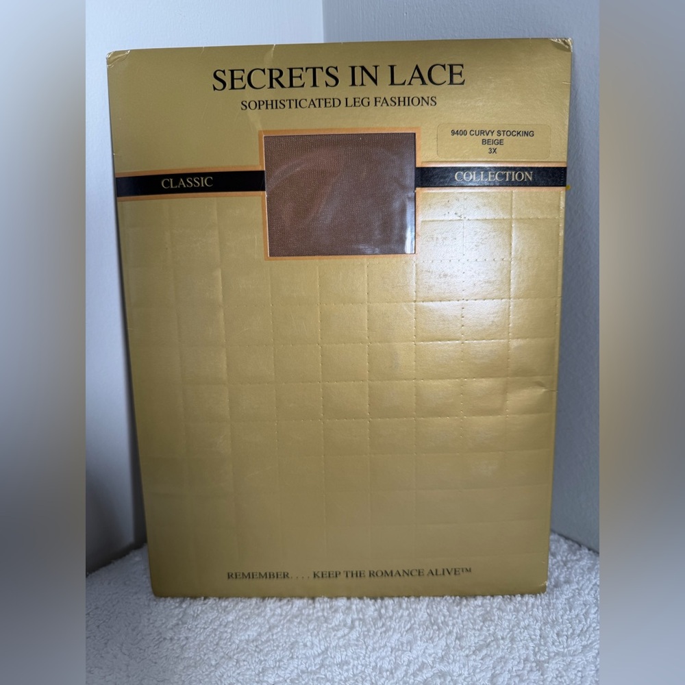Secrets in Lace 3X Beige Curvy Stockings